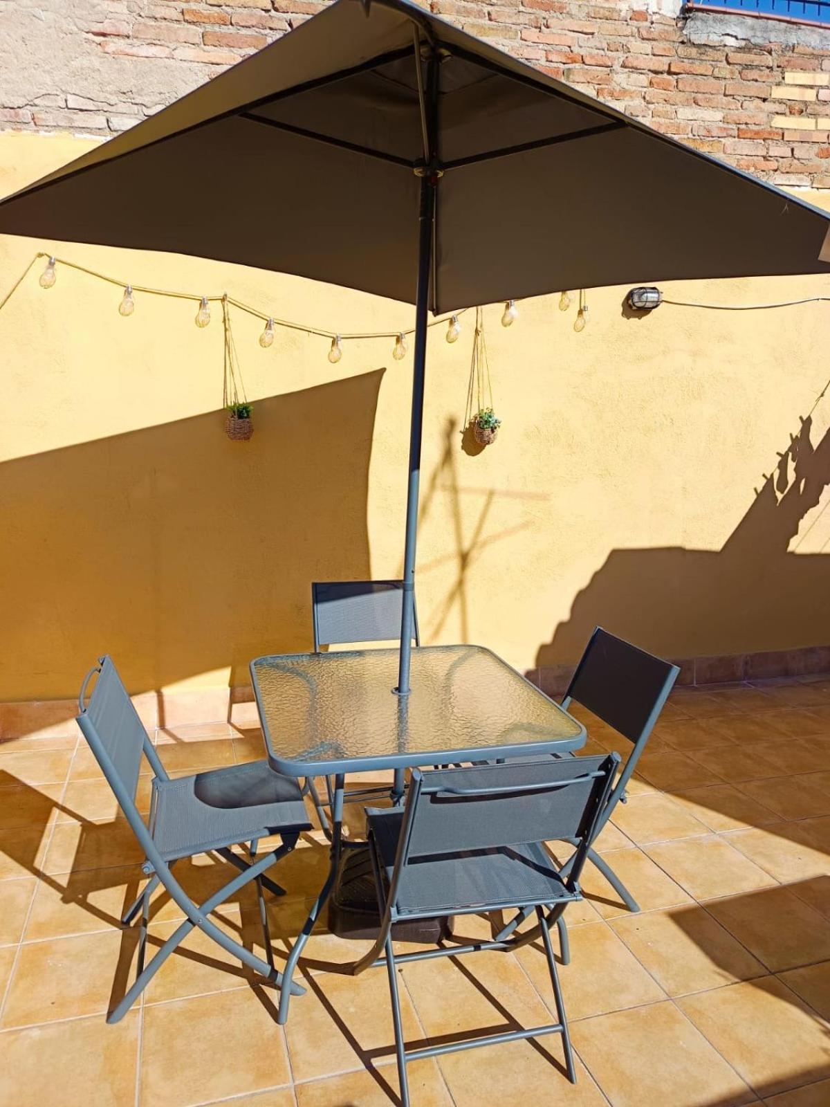 Ferienwohnung La Curiosa Del Casc Antic Tarragona Exterior foto